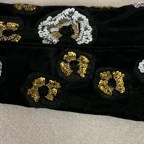 Anthropologie Maeve Velvet Sequin Floral Gloves one size new with tags - Picture 5 of 7